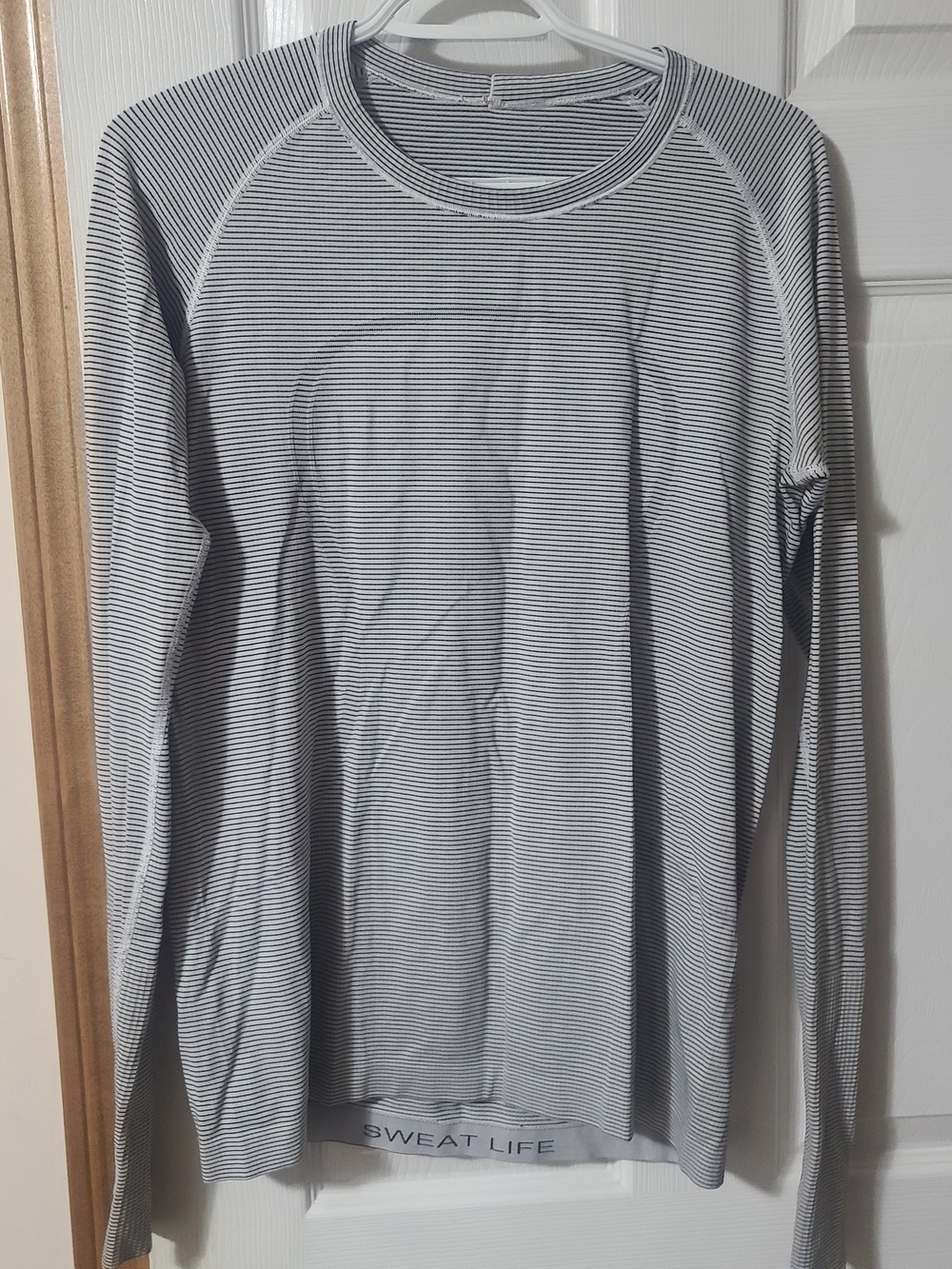 Long-Sleeve Striped Crew Neck Shirt - Black & White